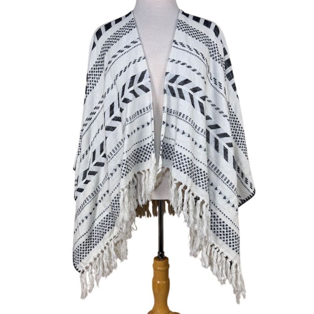 American Eagle Women's Cotton Black Geometric Fringe Poncho One Size